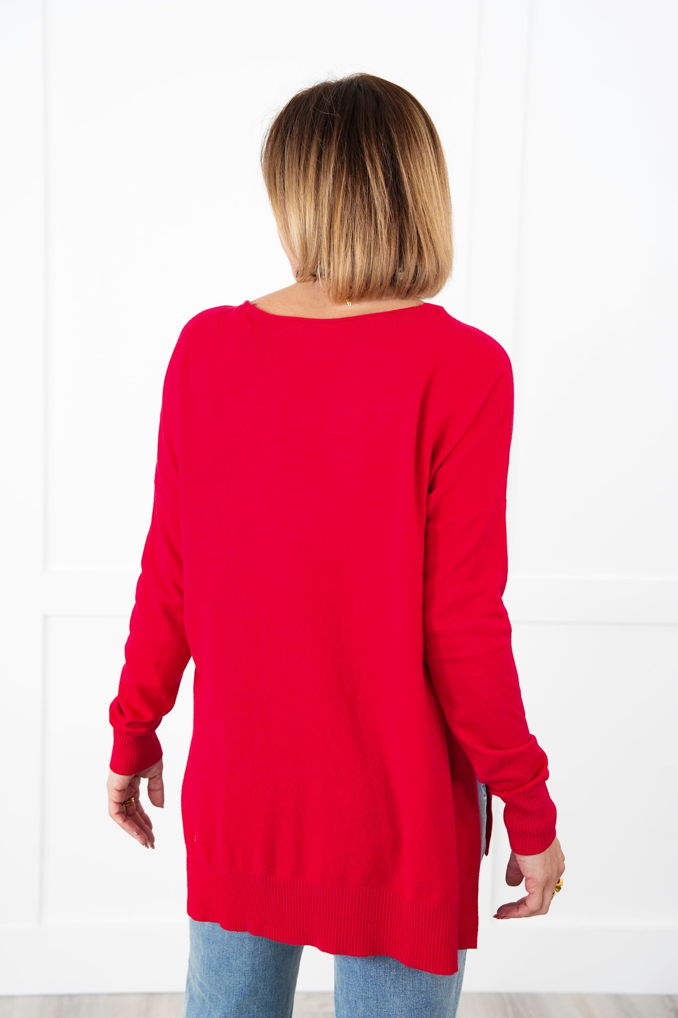 Hi-Low Hem V-Neck Center Seam Sweater (Multiple Colors)