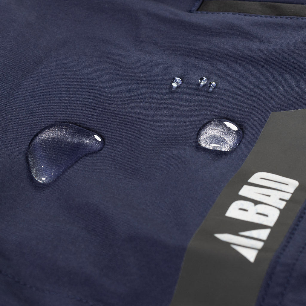 WATERPROOF ELASTIC WAIST SHORT SHORTS