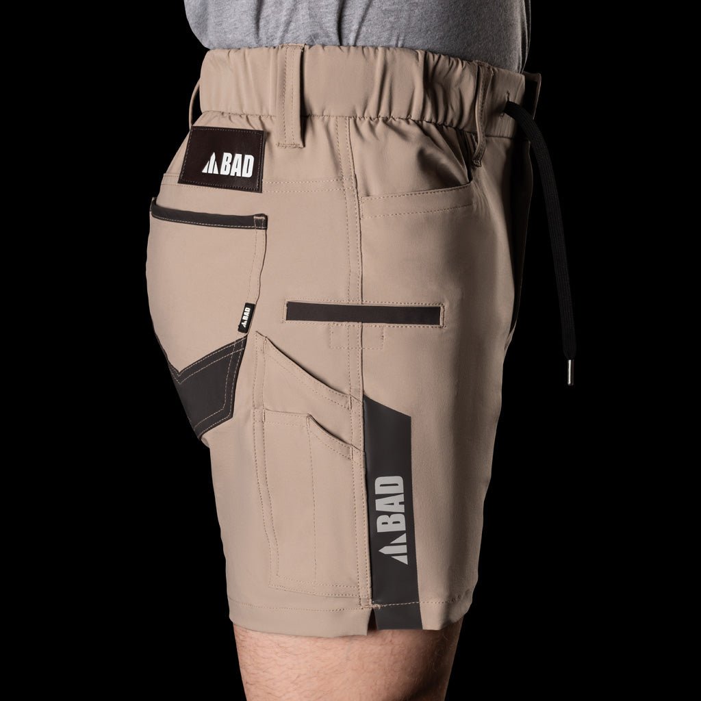 WATERPROOF ELASTIC WAIST SHORT SHORTS