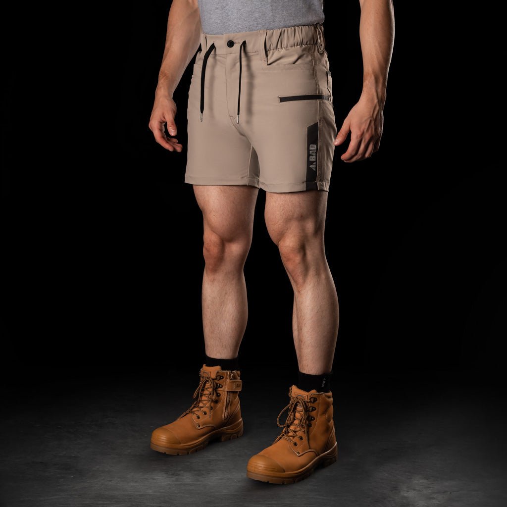 WATERPROOF ELASTIC WAIST SHORT SHORTS